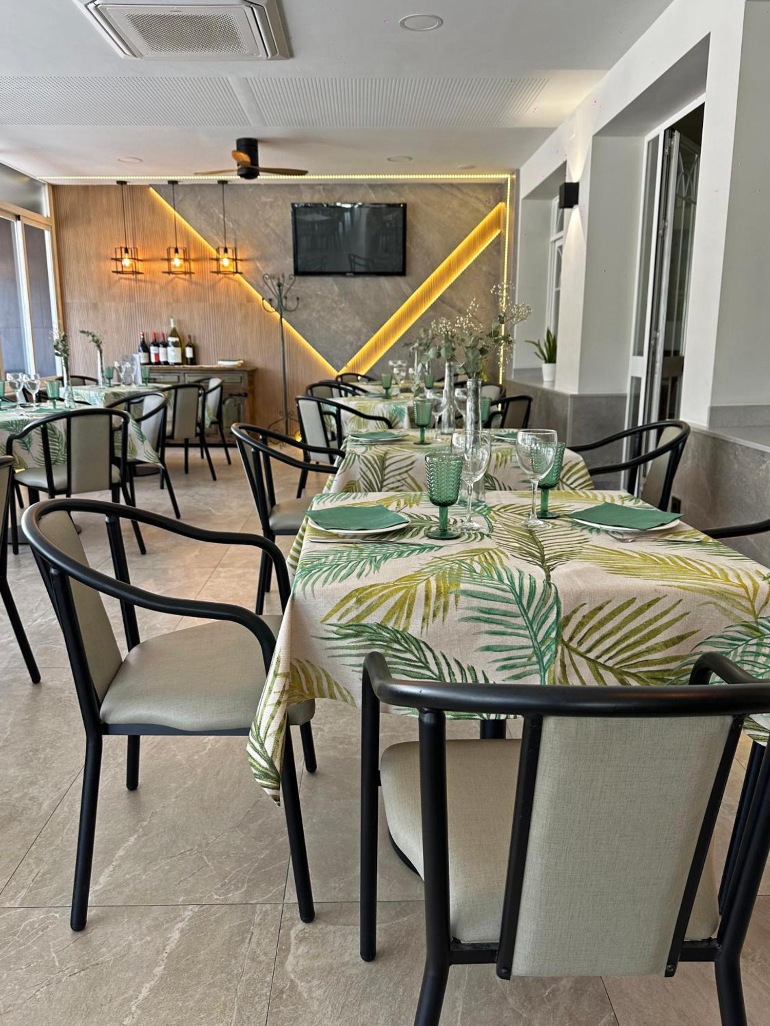 Hostal Restaurante El Cary Montemayor Ngoại thất bức ảnh